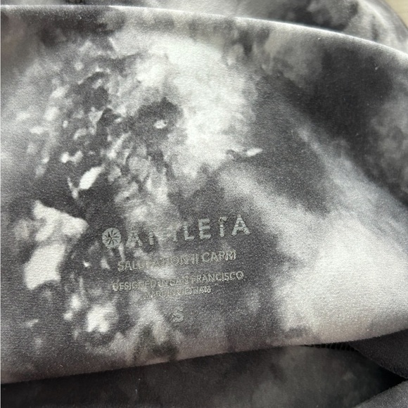 Athleta Salutation Stash Pocket II Capri Leggings in Gray Tie Dye - Picture 7 of 14